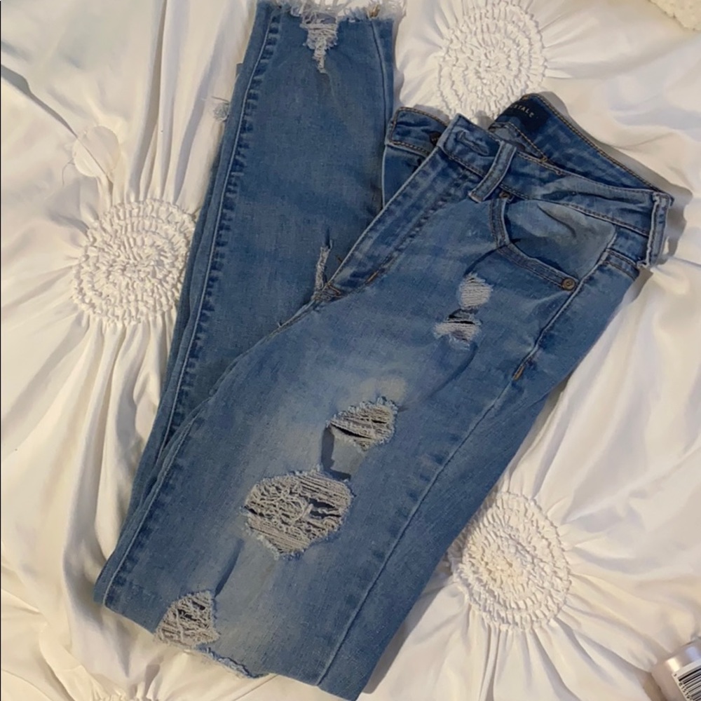 *DONATING THIS SUNDAY*
 Aero Jeans
